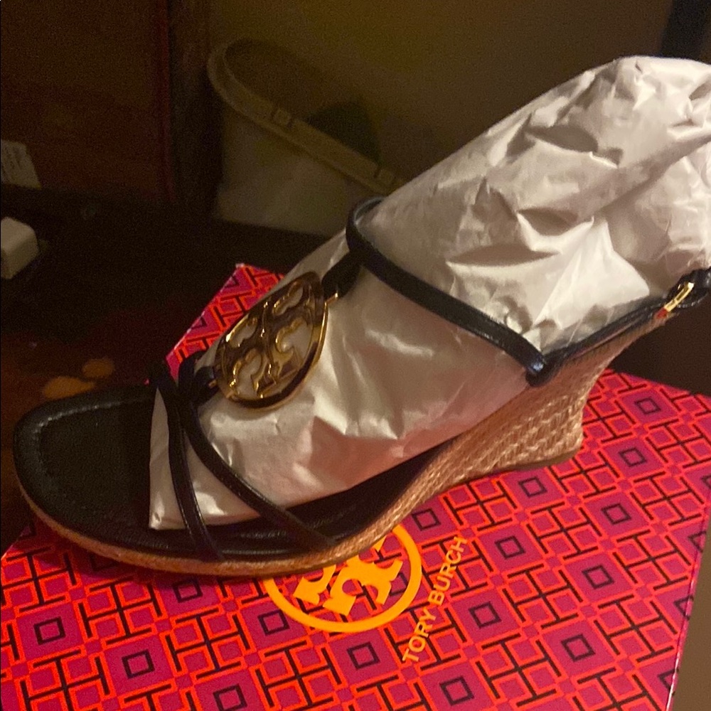 Tory Burch Perfect Black Calf Leather Espadrilles. New in Box - Picture 4 of 8
